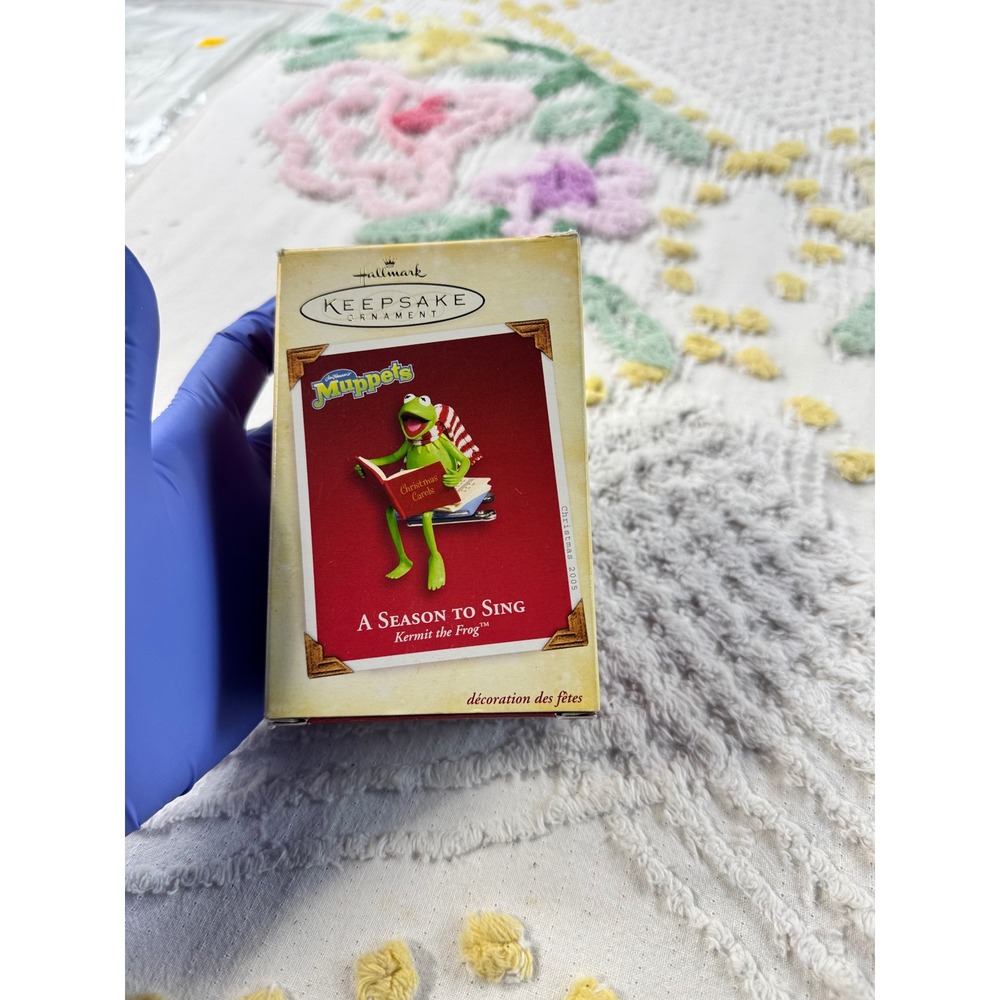 Hallmark Keepsake 2005 Kermit The Frog A Season To Sing Muppets Ornament Clip-On